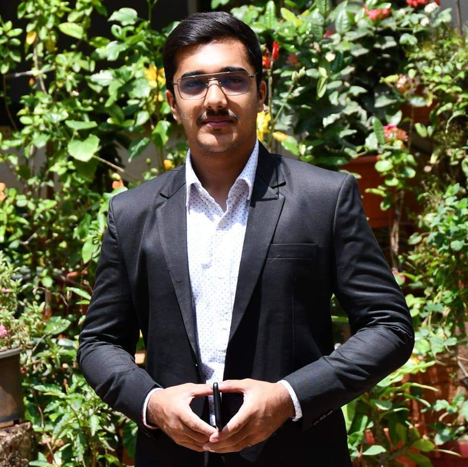 AI generated: Midjourney prompt: 8k Linkedin professional photo of a man in a suit ... (Midjourney - Photography)