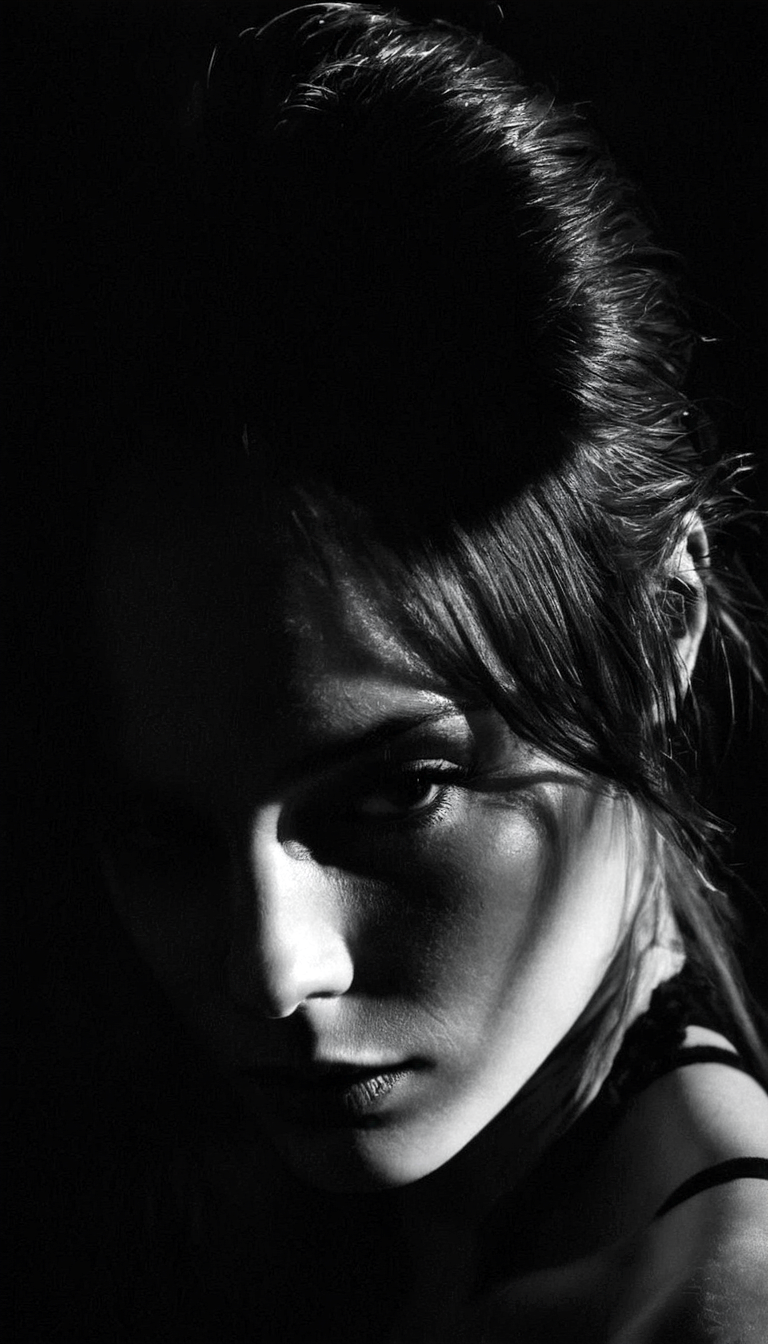 Stable Diffusion prompt: black and white photography, fas...